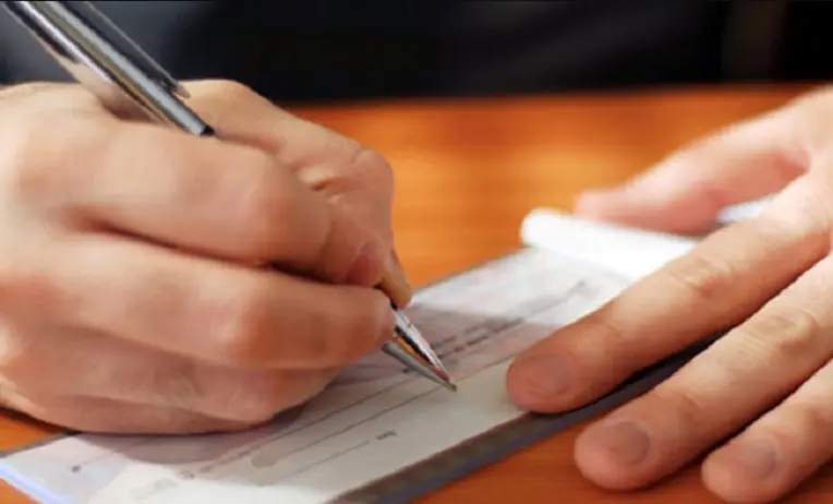 ما هو الشيك في النظام السعودي؟